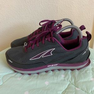 Altra 3.5 Superior Trail Running Sneakers Womens size 8